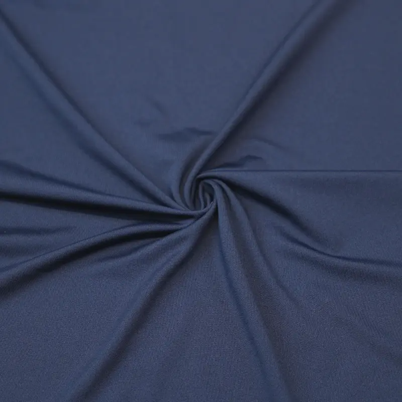 Qu'est-ce que le tissu polyester recyclé et comment est-il produit?
